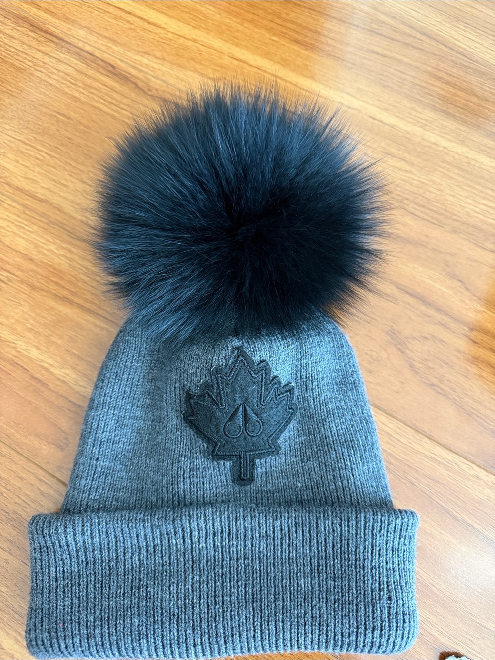 Moose Knuckles Kids/Womens Gray Pom Beanie Hat with Black Fox Fur Pom
